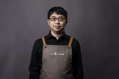游漢章   技師